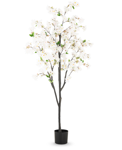 De Kunst Kersenbloesem 180 cm wit is een hoge kunstboom met meerdere donkerbruine takken, witte bloesems en groene bladeren in een eenvoudige zwarte pot, tegen een effen witte achtergrond.