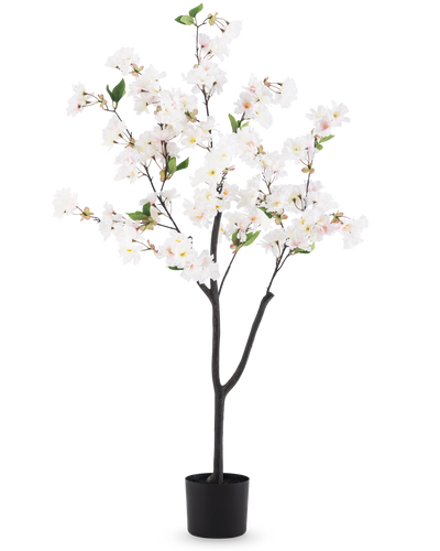 De Kunst Kersenbloesem 120 cm wit is een kunstboom in pot met donkerbruine takken, groene bladeren en trossen witte bloesembloemen tegen een effen witte achtergrond.