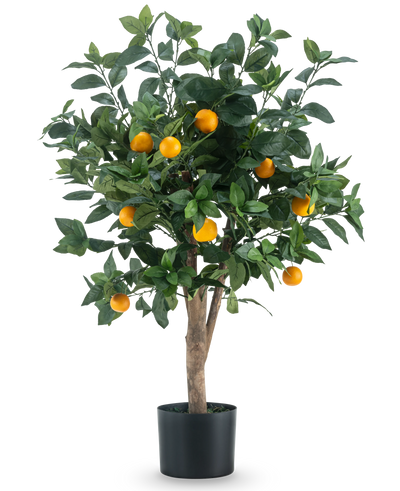 De Kunstplant Sinaasappelboom RT 90 cm heeft levendige groene bladeren en meerdere rijpe sinaasappels aan de takken, tegen een effen witte achtergrond.