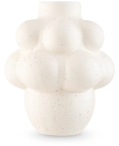 De Vaas Stemlight 21 cm beige is een vaas van keramiek met een matte afwerking en een unieke ronde vorm in beige, perfect voor een minimalistische inrichting.