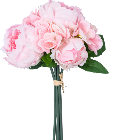 Het Kunstboeket mix bloemen Real Touch Roze 30 cm heeft lichtroze kunst-pioenrozen en hortensia met groene bladeren, samengebonden met bruin touw, tegen een egale witte achtergrond.