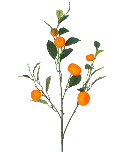 Een Kunsttak Mandarin 104 cm oranje tak met groene bladeren en levendige oranje mandarijnachtige vruchten, tegen een effen witte achtergrond.