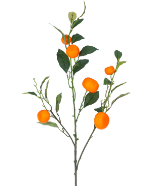 Een Kunsttak Mandarin 104 cm oranje tak met groene bladeren en levendige oranje mandarijnachtige vruchten, tegen een effen witte achtergrond.
