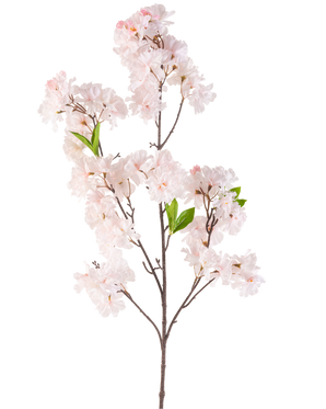 De Kunstbloem Kersenbloesem 119 cm blush heeft een enkele kersenbloesemtak met trosjes lichtroze bloemen en een paar groene blaadjes tegen een witte achtergrond.