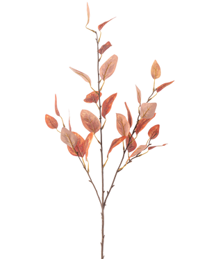 Een enkele Kunstbloem Eucalyptus 104 cm met meerdere dunne stelen en ovale rode herfstbladeren, tegen een effen witte achtergrond.