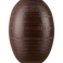 De Vaas Earth Nest 36 cm bruin is een grote, donkerbruine, ovale vaas met een gestructureerd patroon van verticale en horizontale lijnen tegen een effen witte achtergrond.