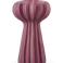 De Vaas Morning Dawdrop 25 cm paars is een hoge, sculpturale vaas met een matte, dieppaarse afwerking, verticale richels en een bolvormige bovenkant die taps toeloopt naar een slanke basis, tegen een effen witte achtergrond.