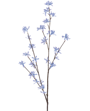 De Kunstbloem Wilde bloemen 112 cm blauw heeft een enkele bruine tak met meerdere dunne uitlopers, elk versierd met kleine, delicate lichtblauwe bloemen, tegen een effen witte achtergrond.