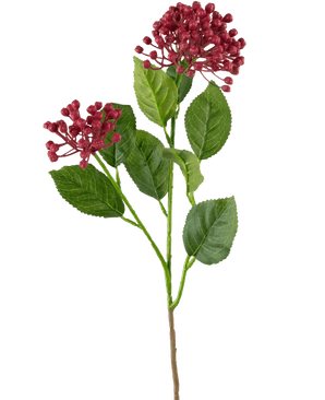 Een enkele Kunstbloem Hydrangea van 55 cm donkerroze stengel met groene bladeren en twee trossen kleine, ronde, dieproze knoppen tegen een effen witte achtergrond.