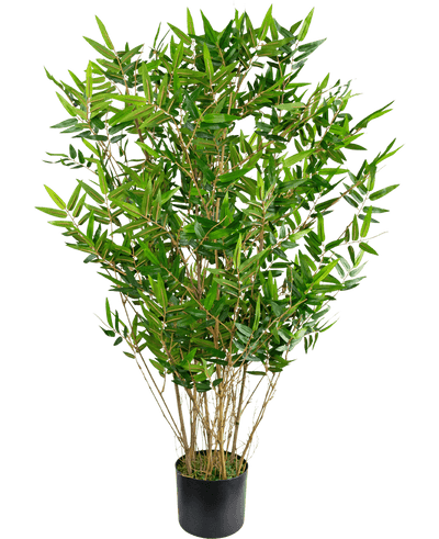 De Kunstplant Bamboe Deluxe 90 cm is een hoge, bladgroene kunstbamboe met slanke takken en lange, smalle bladeren in een zwarte pot, afgebeeld tegen een effen witte achtergrond.