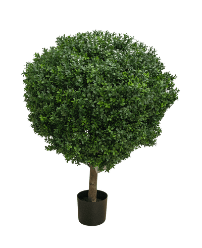 De Kunstplant Buxus op stam romeinse stijl UV, 95 cm hoog, heeft een dicht, rond groen topiary gebladerte en een enkele bruine stam, perfect voor binnen of buiten. Tegen een witte achtergrond.