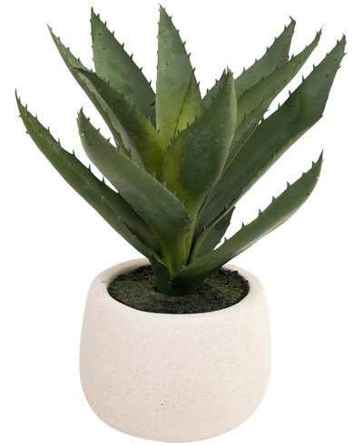 De Kunstplant Aloë Vera 28 cm wordt geleverd in een eenvoudige, ronde pot van wit keramiek, met levensechte groene, stekelige bladeren tegen een effen witte achtergrond.