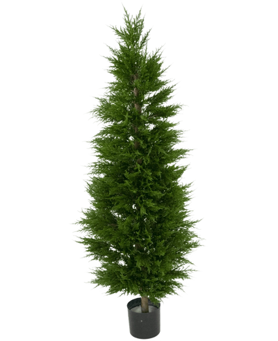 Kunstplant Conifeer toren UV 120 cm: hoge, kunstmatige groene cipresboom in een zwarte pot met UV bescherming, ideaal als kunstplant voor balkon, afgebeeld tegen een witte achtergrond.
