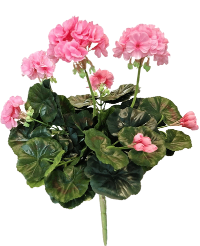 De Kunst Geranium 40 cm roze heeft roze bloesems en ronde groene bladeren op lange stelen, die de schoonheid van een roze kunstplant of nep geranium laten zien tegen een witte achtergrond.