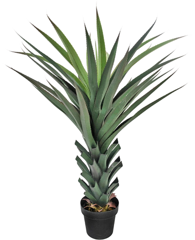 De Kunstplant Agave Pandora UV 120 cm heeft lange, puntige groene bladeren die zich verspreiden vanaf een dikke, gelaagde stengel, tegen een effen witte achtergrond.