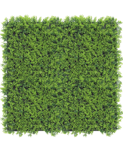 Kunsthaag Cupressus 50x50 cm UV: Een dicht, levendig groen kunsthaagpaneel van bovenaf gezien tegen een witte achtergrond, ideaal voor het creëren van realistische plantenmuren.
