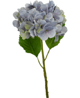 Een enkele Kunst Hortensia Deluxe 57 cm lila steel met lichtpaarse bloemblaadjes en twee grote groene bladeren, geïsoleerd op een witte achtergrond.
