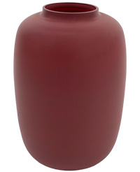 De Vaas Artic Roze Ø21 x H29 cm is een eenvoudige vaas van kastanjebruin keramiek met een matte afwerking, een brede ronde vorm en een smalle opening aan de bovenkant.