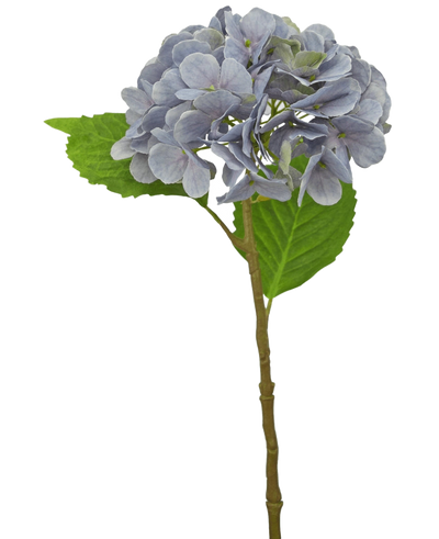 De Kunst Hortensia Deluxe 55 cm paars heeft een enkele lichtpaarse stengel met afgeronde bloemblaadjes en twee groene bladeren, tegen een witte achtergrond.