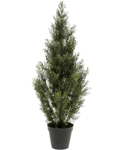 De Kunstplant Conifeer UV 90cm is een kleine kunstden met dicht groen gebladerte in een zwarte plastic pot, rechtopstaand tegen een effen witte achtergrond.